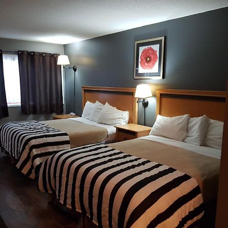 Metro Inn Виктория Экстерьер фото